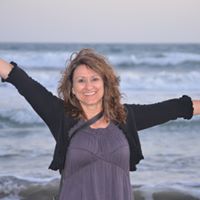 Carolin Gardner Photo 1