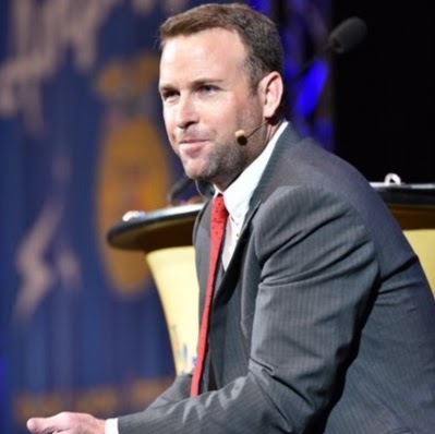 Kelly Barnes Photo 42