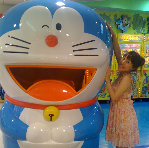 Lily Lam Photo 29