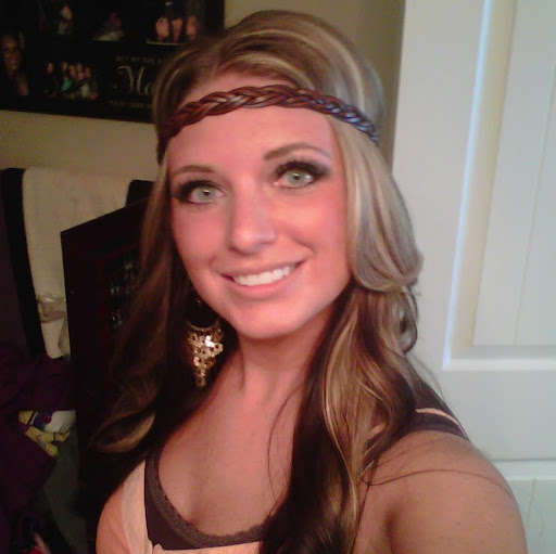 Amy Bowers Photo 39