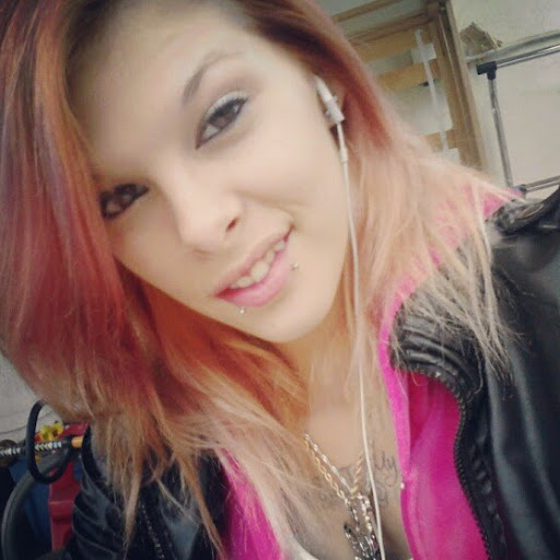 Kristina Saunders Photo 19