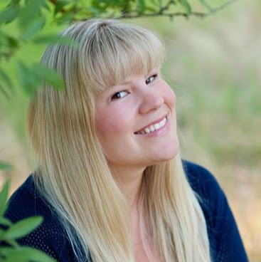 Stephanie Combs Photo 42