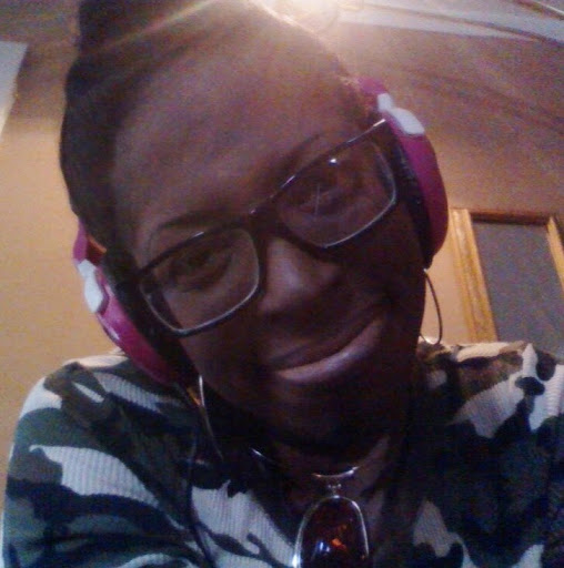 Simone Jones Photo 41
