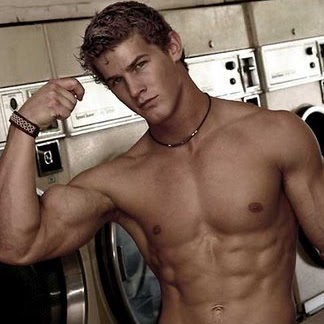 Max Graves Photo 29