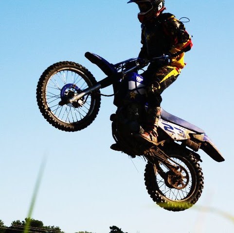 Aaron Taylor Photo 34