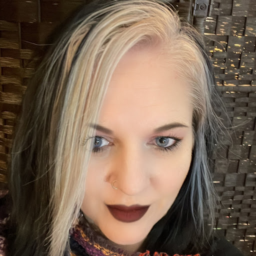 Jennifer Peterson Photo 47