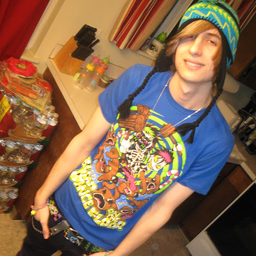 Joshua Simmons Photo 28