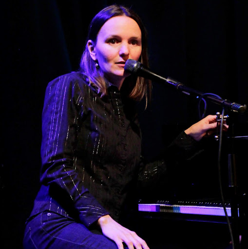 Heather Pierson Photo 29