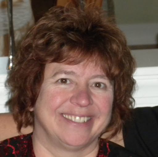 Denise Schneider Photo 34