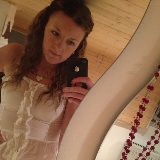 Alexandra Robinson Photo 12