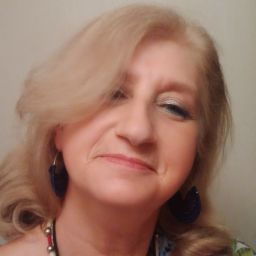 Julie Fuller Photo 27