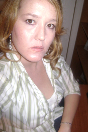 Julia Hall Photo 6