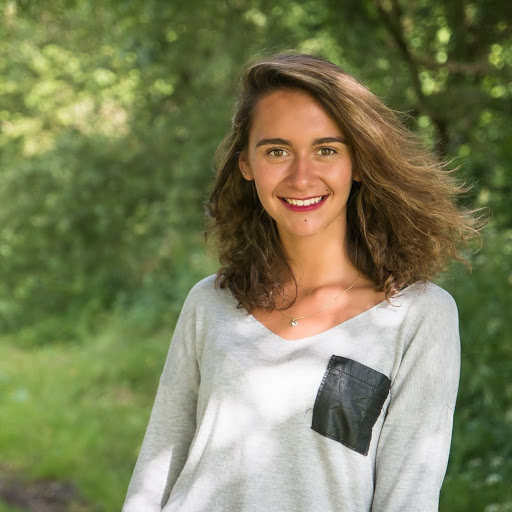 Melanie Zimmer Photo 24
