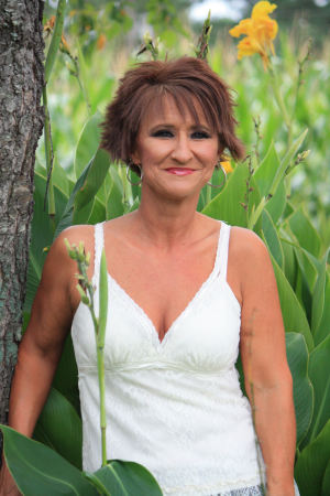 Barbara Ivy Photo 9