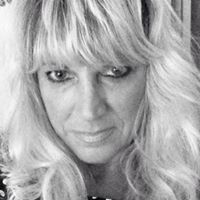 Laura Kennedy Photo 46