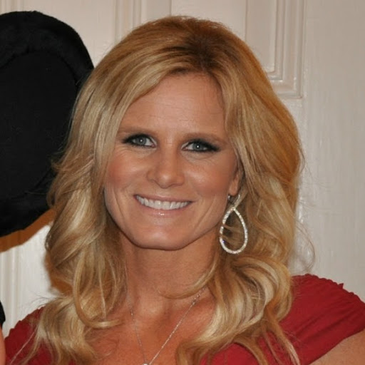 Holly Roush Photo 11