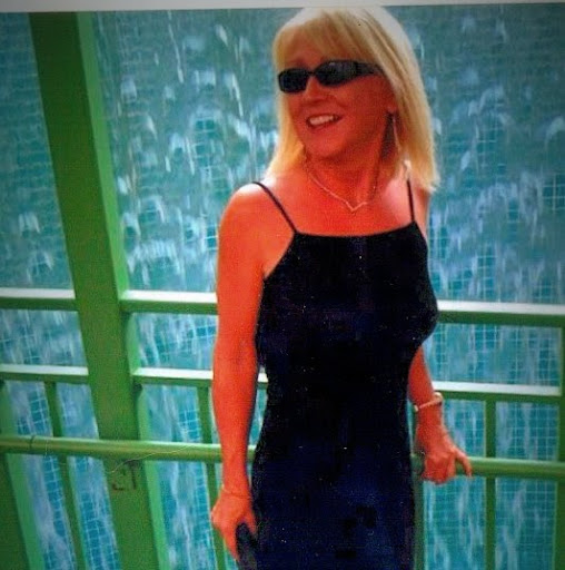 Susan Pratt Photo 25