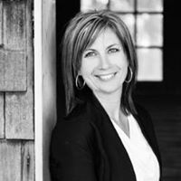 Julie Dwyer Photo 23