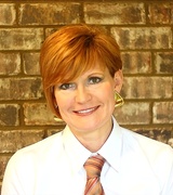 Elizabeth Thomas Photo 17
