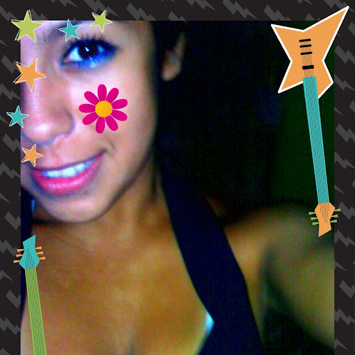 Melanie Campos Photo 38