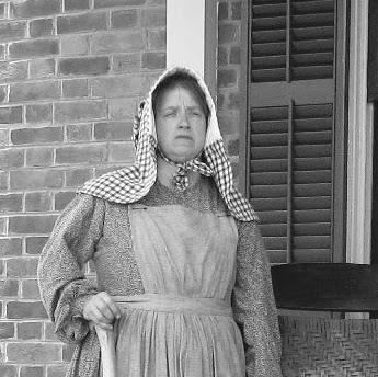 Jeanne Cook Photo 26