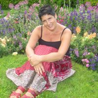 Laura Lyons Photo 29
