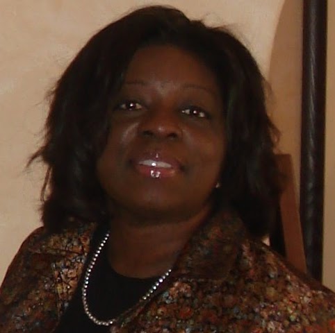 Elaine Pearson Photo 12