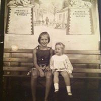 Laurie Ray Photo 16