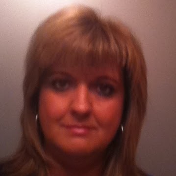 Linda Farrell Photo 18
