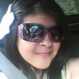 Elizabeth Vega Photo 34