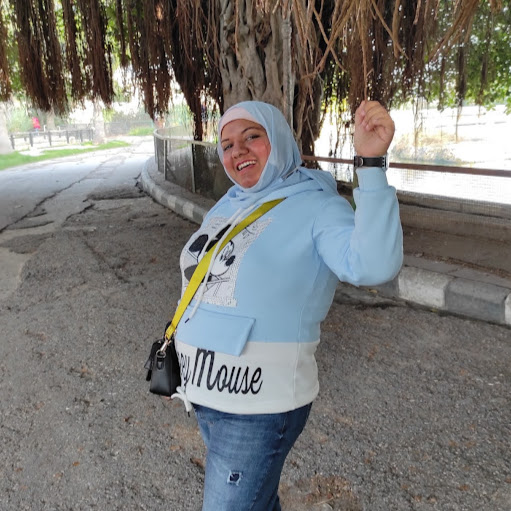 Mona Soliman Photo 29
