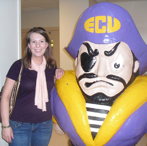 Erin Mclaughlin Photo 16
