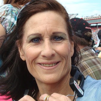 Julie Whitmire Photo 15