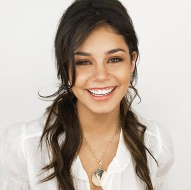 Alexandra Newman Photo 17