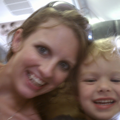 Kelly Thompson Photo 45