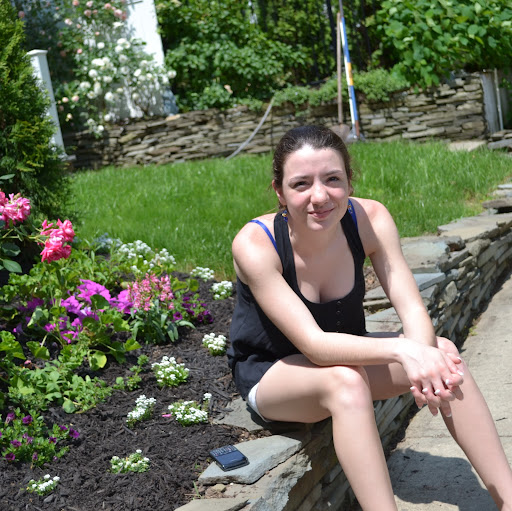 Elizabeth Dunn Photo 27