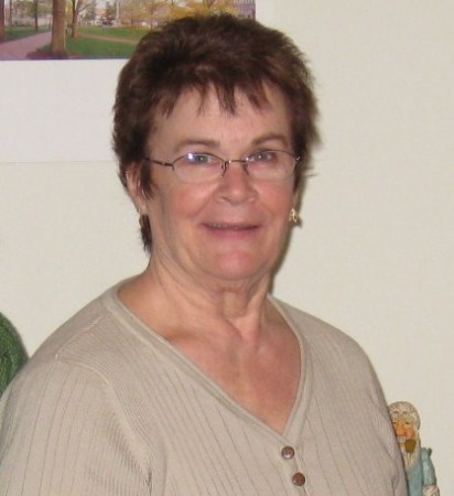 Elizabeth Phipps Photo 13