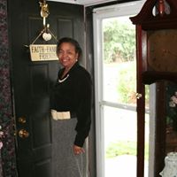 Theresa Hicks Photo 12
