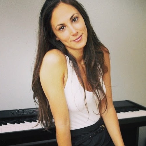 Julia Price Photo 4