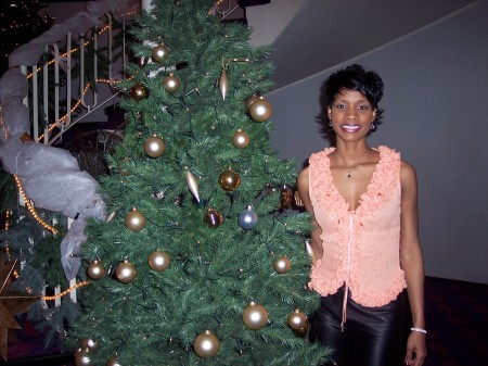 Dionne Anderson Photo 21