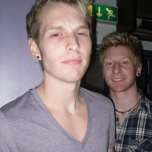 Daniel Hull Photo 41
