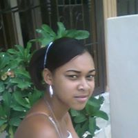 Elizabeth Valentin Photo 29