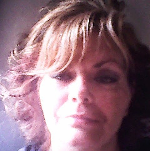 Elizabeth Jordan Photo 13