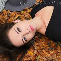 Adriana White Photo 8