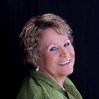 Sandy Mercer Photo 14