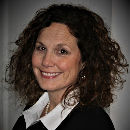 Elizabeth Dye Photo 40