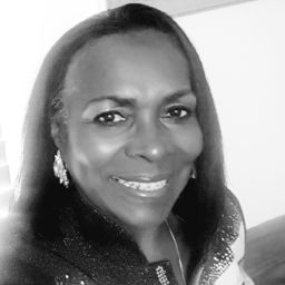 Linda Giles Photo 1