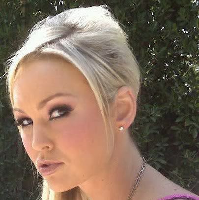 Trisha Holmes Photo 16