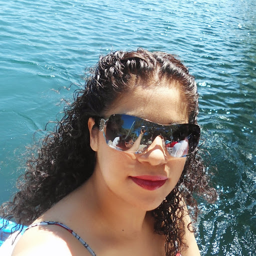 Lucy Varela Photo 31