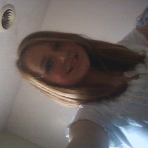 Haley Kelly Photo 5